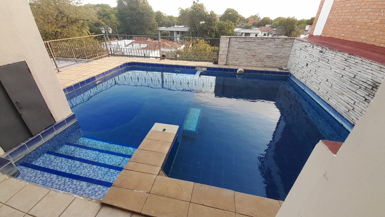 Alquilo!! Departamento  2 Dormitorios Piscina y Quincho 📍Avda. Kubitchek Zona Seminario Asunción.