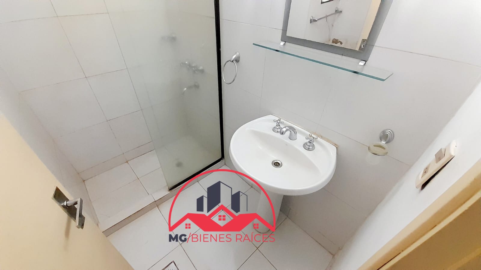 Alquilo Departamento 2 Dormitorios  Denis Roa zona Super 6 Denis Roa