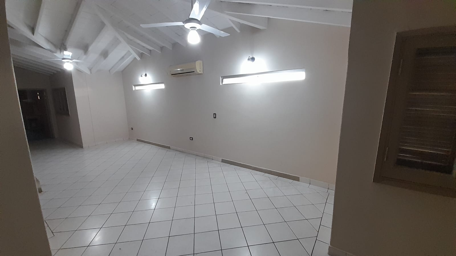 Alquilo!! Departamento  2 Dormitorios Piscina y Quincho 📍Avda. Kubitchek Zona Seminario Asunción.