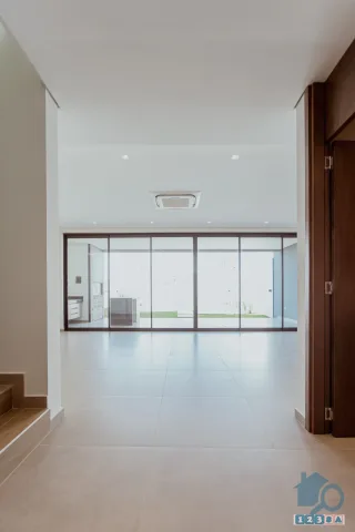 Casa moderna de 4 dormitorios y 5 baños en venta, Mburucuyá, Asunción (foto 4)