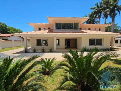 Casa a Estrenar en Mcal. Estigarribia | 800 m² Construidos