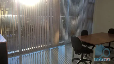 Oficina de 5 ambientes con 3 Cocheras en alquiler en Barrio Herrera (foto 3)